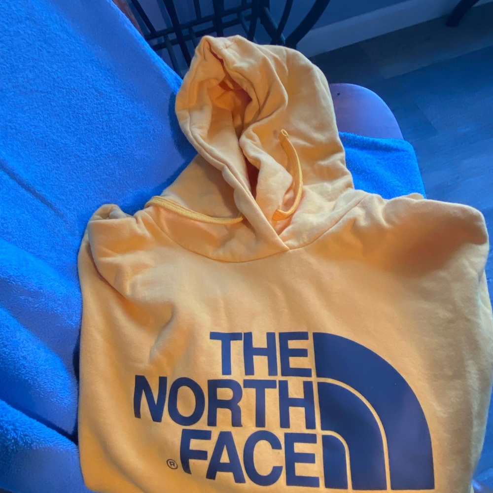 Men’s North Face hoodie